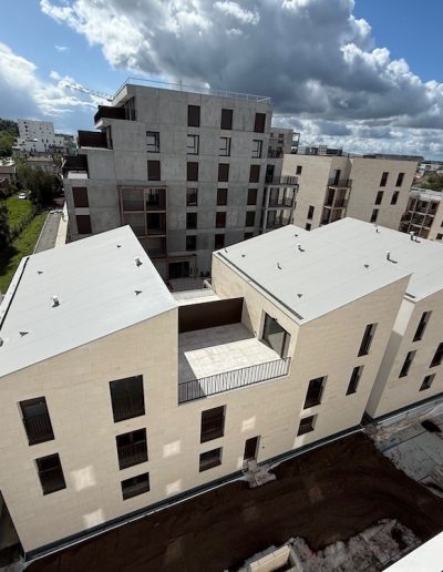 PVC et terrasses accessibles sour protection lourde dalles sur plots