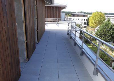 Terrasse accessible dalles céramiques sur plots