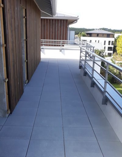 Terrasse accessible dalles céramiques sur plots