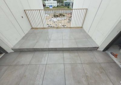 Terrasse accessible dalles grès cérame sur plot